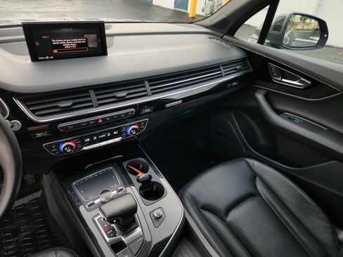 Used 2019 Audi Q7 3.0T Prestige w/ Prestige Package image 14