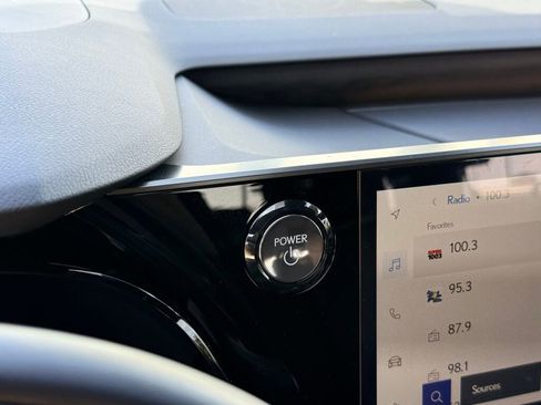 Certified 2025 Lexus RX 450h AWD w/ Luxury Package image 6