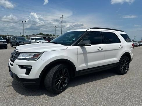 Used 2019 Ford Explorer XLT w/ Equipment Group 202A FWD image 29