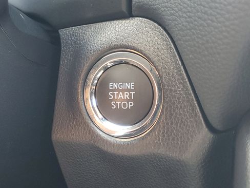 Used 2025 Toyota RAV4 XLE w/ Convenience Package FWD image 32