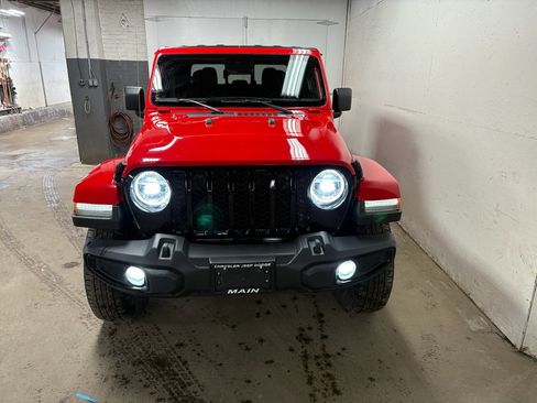 Used 2022 Jeep Gladiator Sport AWD/4WD image 5