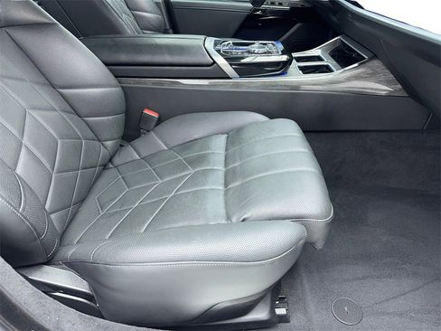 Used 2025 BMW 740i w/ Premium Package image 49