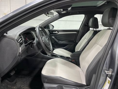 Used 2019 Volkswagen Jetta R-Line FWD image 9