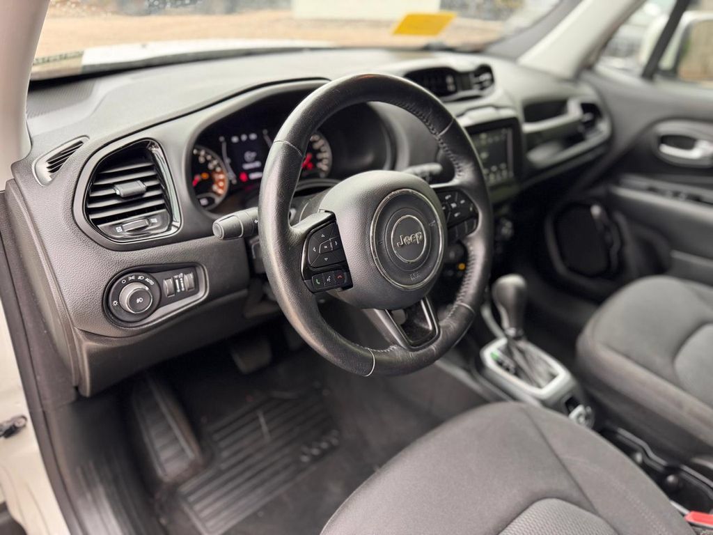Used 2018 Jeep Renegade Altitude AWD/4WD image 14