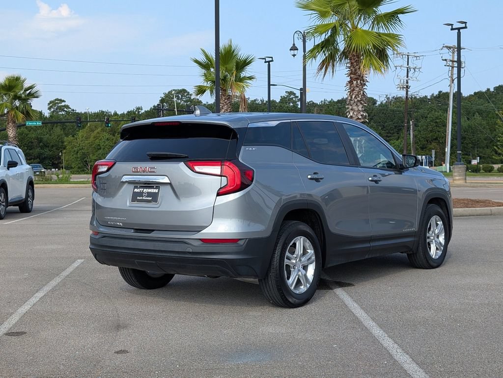 Used 2023 GMC Terrain SLE w/ LPO, Floor Liner Package FWD image 7
