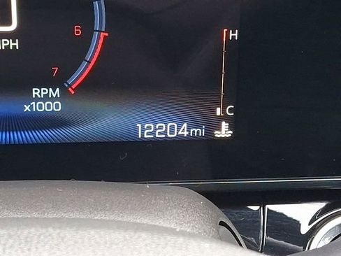 Used 2025 Chevrolet Trax RS w/ Driver Confidence Package image 19