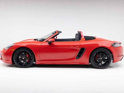 Used 2017 Porsche 718 Boxster S image 9