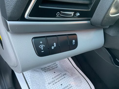 Used 2018 Hyundai Elantra Value Edition image 33