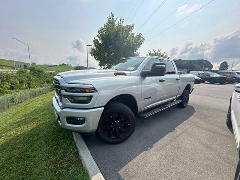 Used 2026 RAM 2500 Big Horn AWD/4WD image 3