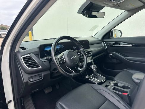 Used 2024 Kia Seltos SX AWD/4WD image 7