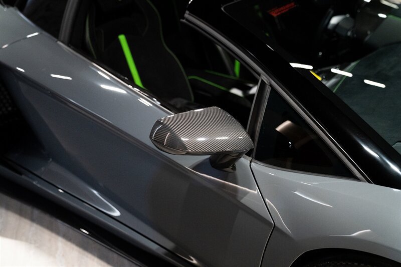 Used 2020 Lamborghini Aventador SVJ AWD/4WD image 36