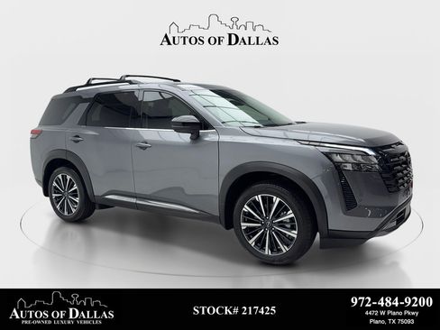 Used 2026 Nissan Pathfinder Platinum w/ Cargo Package FWD image 1