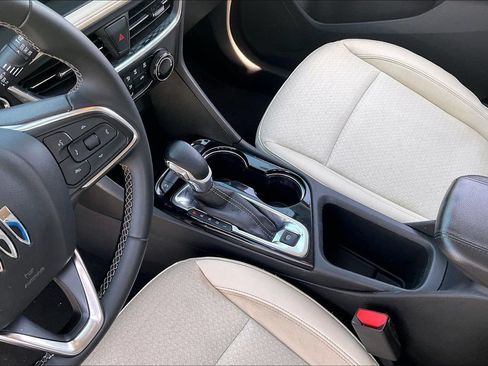Used 2025 Buick Encore GX Preferred FWD image 17