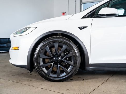 Used 2022 Tesla Model X image 9