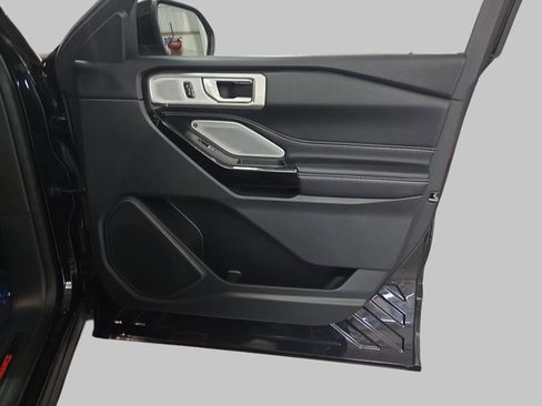 Used 2022 Ford Explorer ST w/ Equipment Group 401A image 11