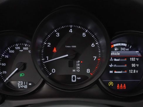 Used 2025 Porsche Macan image 26