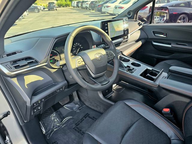 Used 2024 Toyota Sienna XSE w/ XSE Premium Package FWD image 15