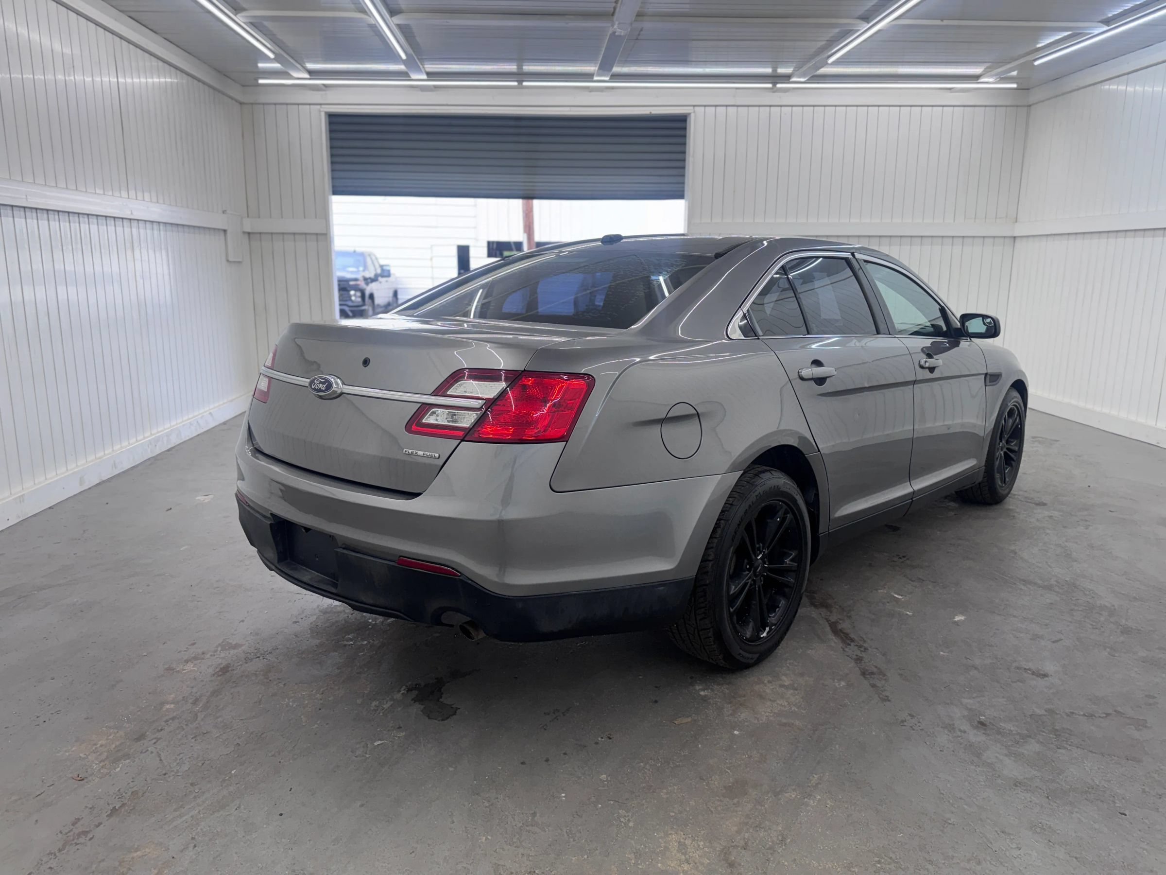 Used 2018 Ford Taurus Police Interceptor FWD image 5