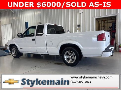 Used 2000 Chevrolet S10 Pickup LS w/ Preferred Equipment Group image 4