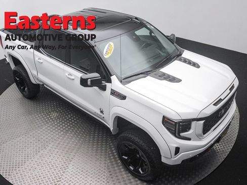 Used 2024 GMC Sierra 1500 AT4 w/ Technology Package AWD/4WD image 3