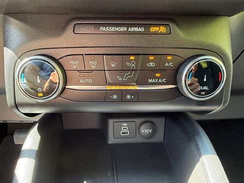 Used 2025 Ford Escape ST-Line AWD/4WD image 22