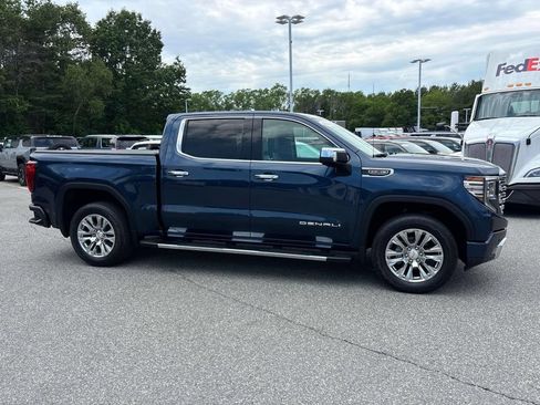 Used 2022 GMC Sierra 1500 Denali AWD/4WD image 2