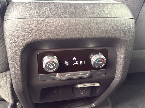 Used 2025 GMC Acadia Elevation FWD image 16