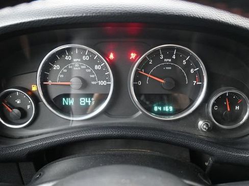 Used 2012 Jeep Wrangler Unlimited Sahara AWD/4WD image 16