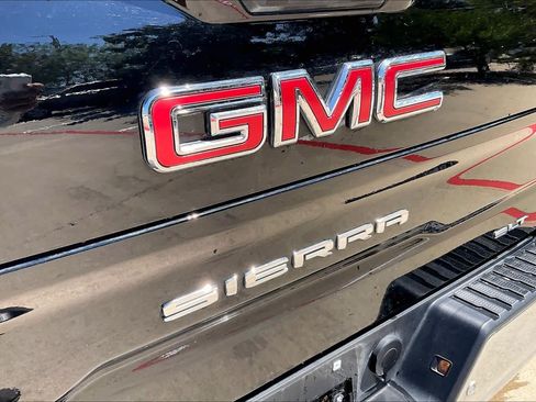 Used 2026 GMC Sierra 1500 SLT AWD/4WD image 31