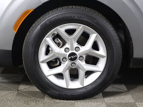 Used 2022 Kia Soul S FWD image 19