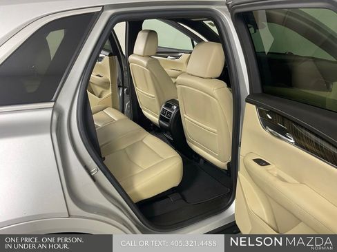 Used 2017 Cadillac XT5 FWD image 16