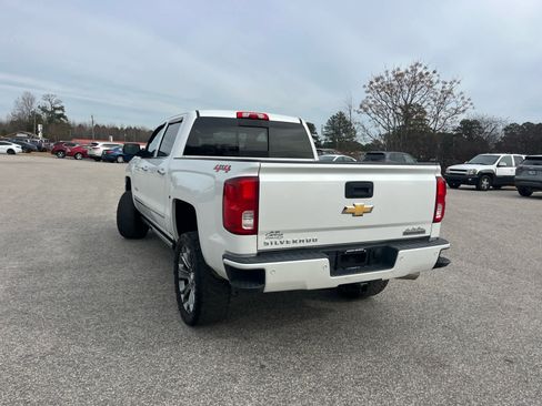 Used 2018 Chevrolet Silverado 1500 High Country image 5