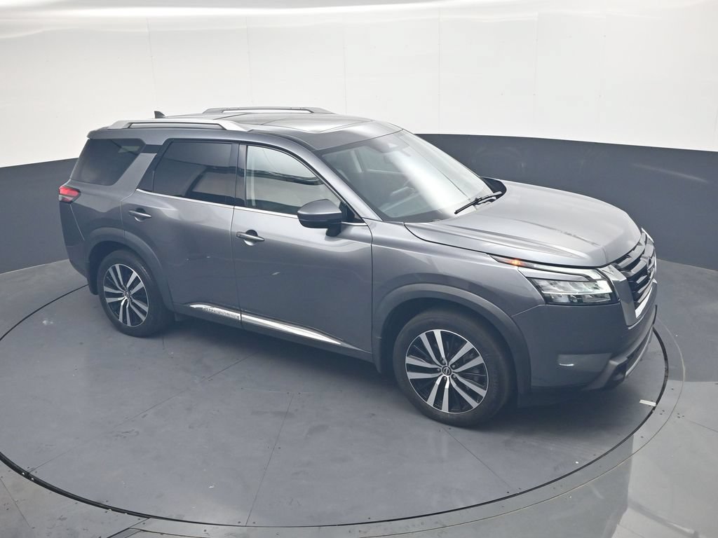 Used 2024 Nissan Pathfinder Platinum w/ Cargo Package FWD image 16