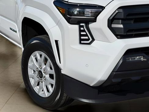 Used 2024 Toyota Tacoma SR5 w/ SR5 Upgrade Package image 43