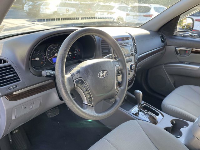 Used 2010 Hyundai Santa Fe GLS FWD image 16