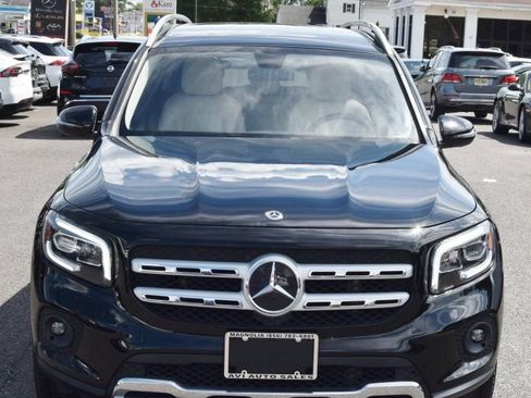Used 2020 Mercedes-Benz GLB 250 4MATIC w/ Premium Package image 17
