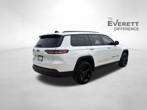 Used 2024 Jeep Grand Cherokee L Altitude image 7