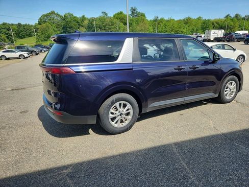 Used 2023 Kia Carnival LX image 14
