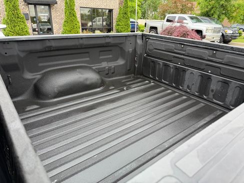 Used 2013 Toyota Tundra 4x4 CrewMax w/ SR5 Pkg image 13