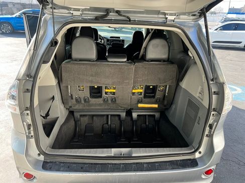 Used 2013 Toyota Sienna SE w/ Premium Pkg w/Entune image 23