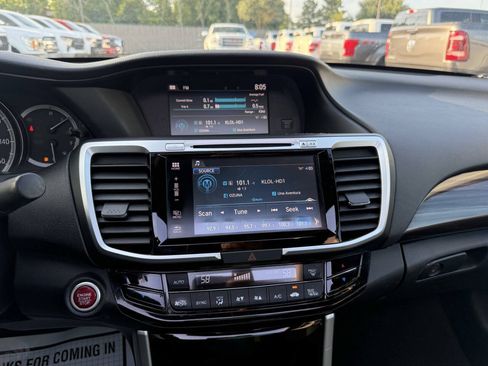 Used 2016 Honda Accord EX image 25