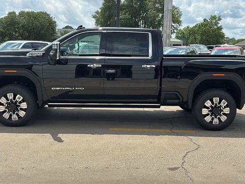 New 2026 GMC Sierra 2500 Denali w/ Denali Reserve Package AWD/4WD image 4