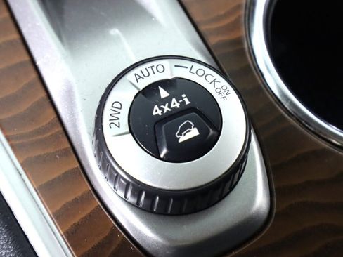 Used 2020 Nissan Pathfinder Platinum AWD/4WD image 30