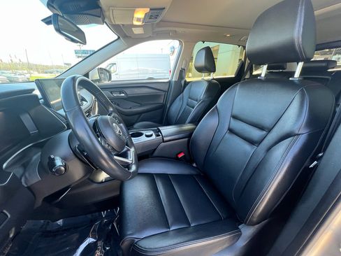 Used 2024 Nissan Rogue SL w/ SL Premium Package image 14