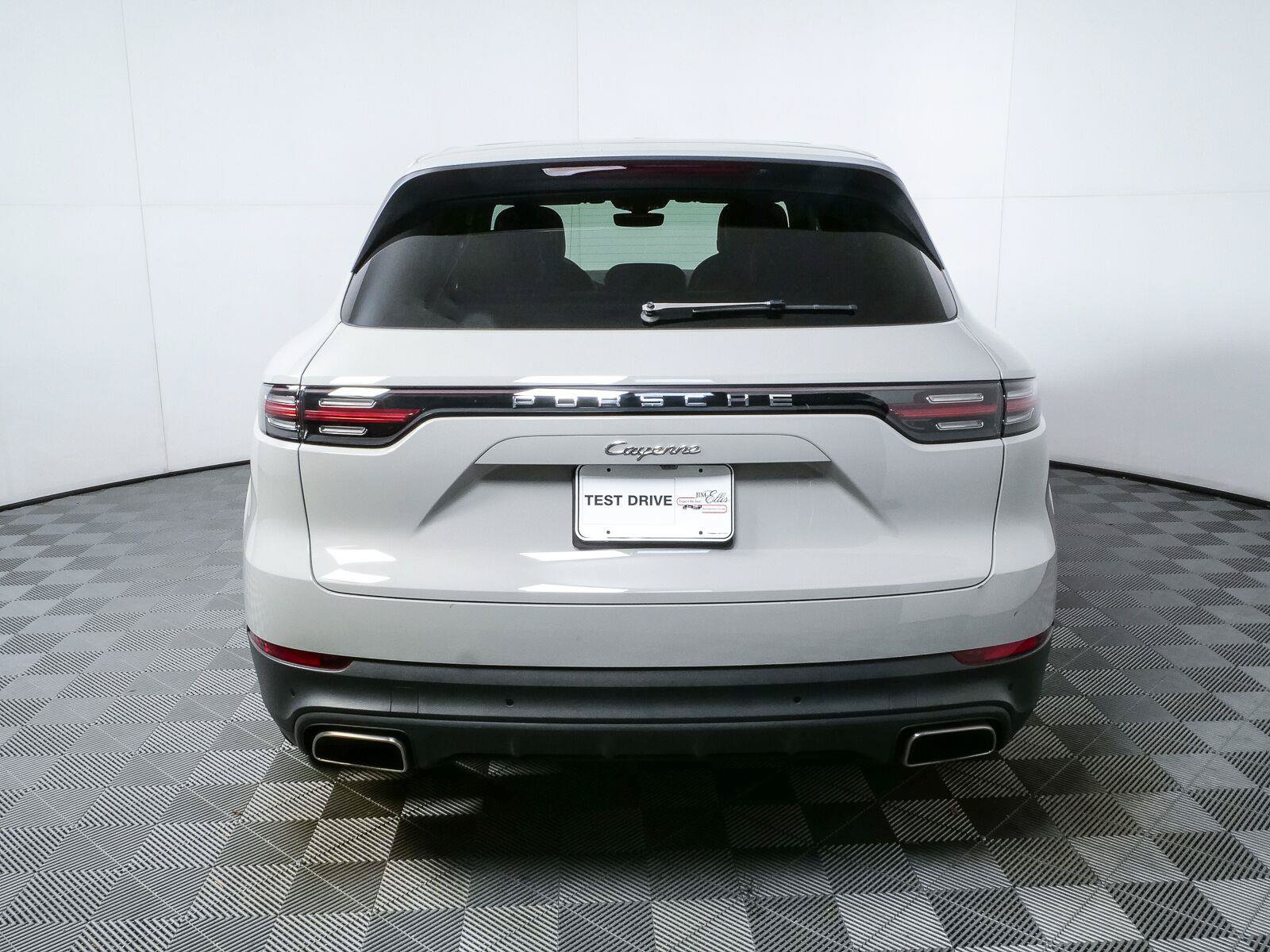 Certified 2023 Porsche Cayenne AWD/4WD image 31