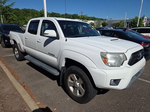 Used 2013 Toyota Tacoma PreRunner w/ TRD Sport Pkg RWD image 1