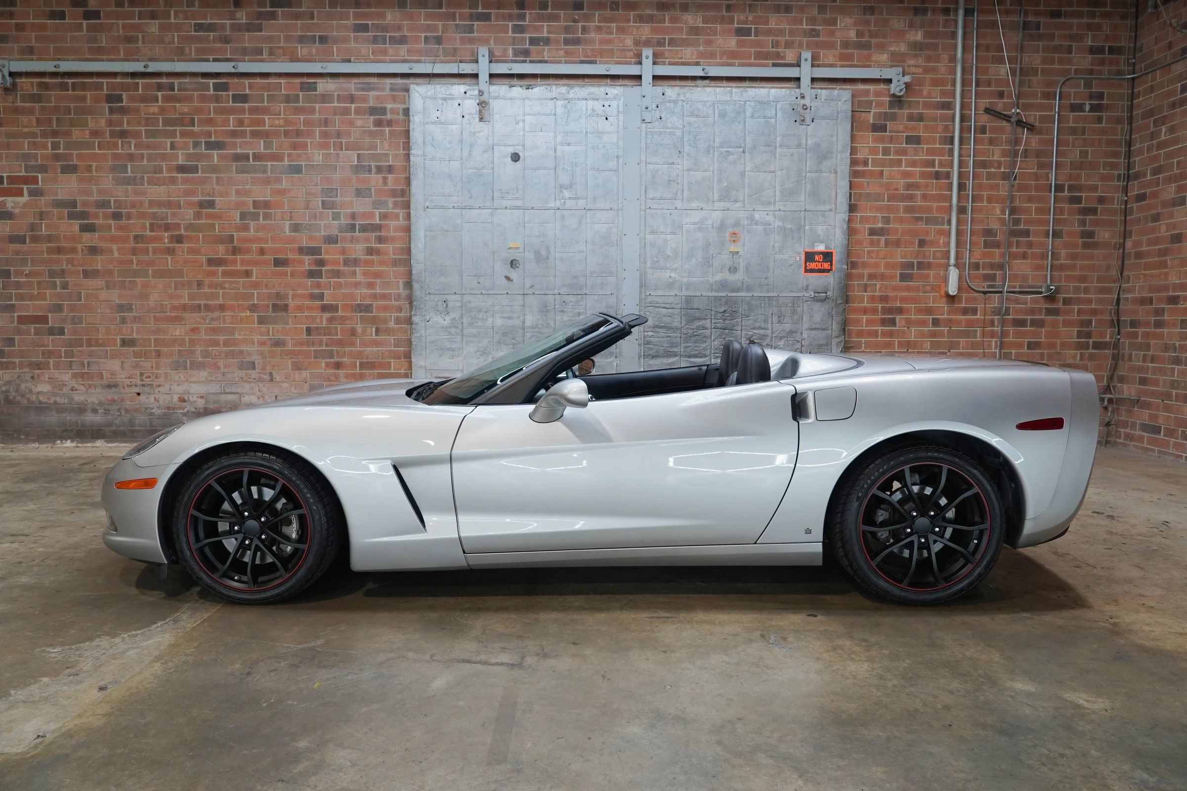 Used 2006 Chevrolet Corvette Coupe w/ Preferred Equipment Group RWD image 35