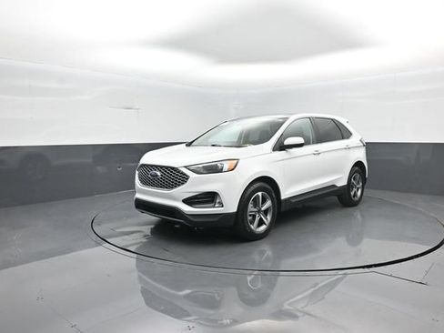 Certified 2024 Ford Edge SEL w/ Convenience Package AWD/4WD image 4