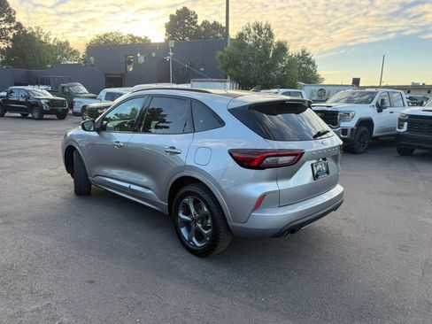 Used 2023 Ford Escape ST-Line Select AWD/4WD image 4
