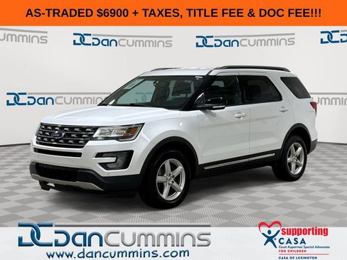 Used 2017 Ford Explorer XLT w/ Equipment Group 202A AWD/4WD image 1